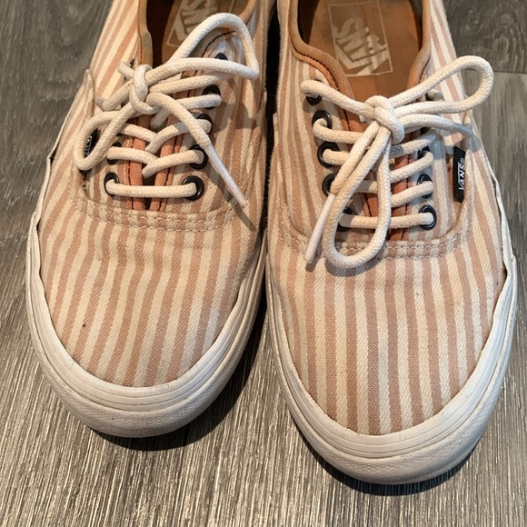 Vans striped sneakers size 8.5 - Picture 2 of 7